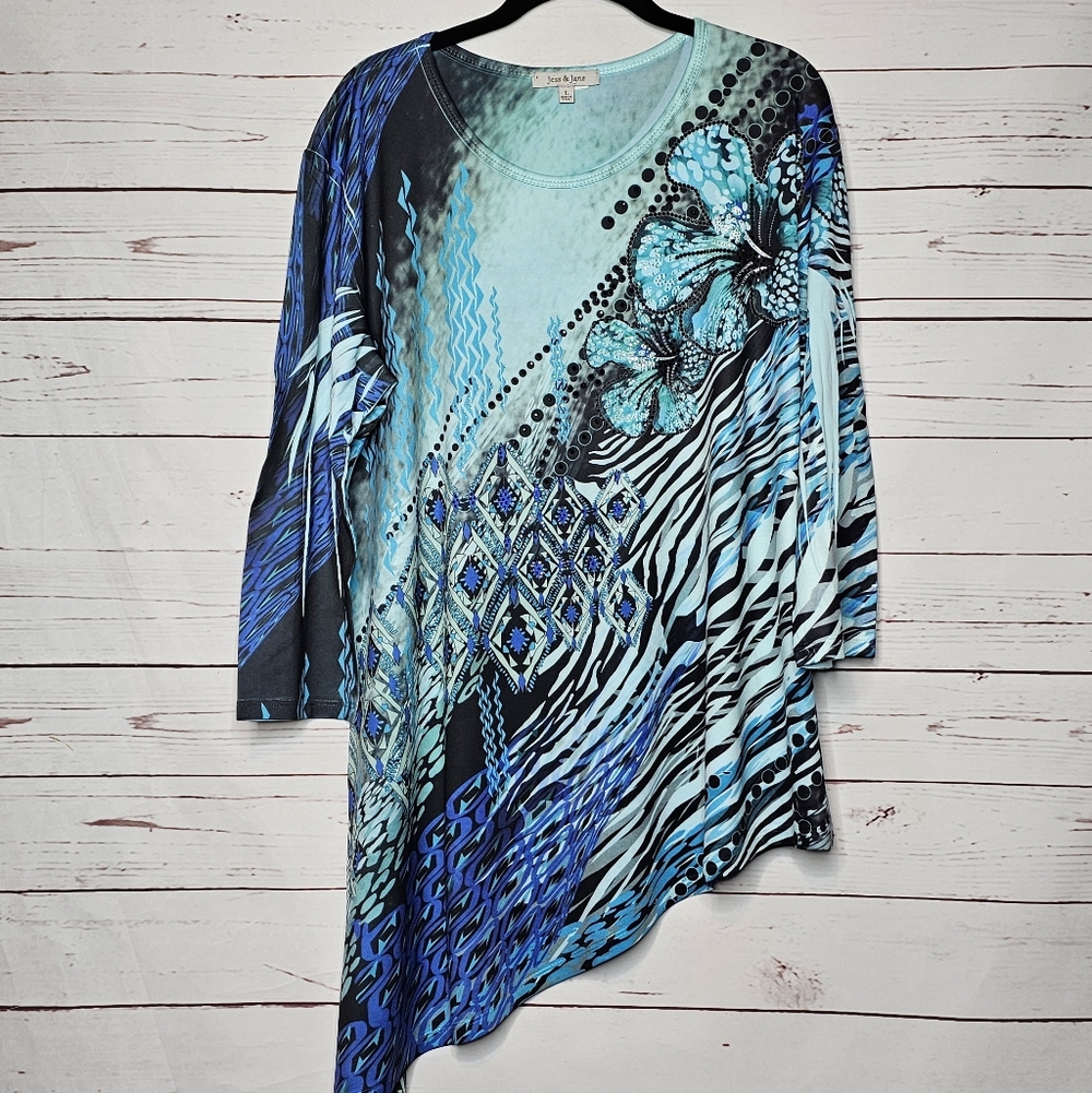 Jess & Jane Floral Asymmetrical Tunic
